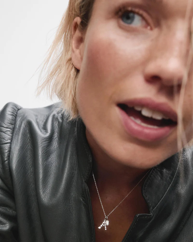 Pendente con iniziale A in diamanti e oro bianco - Qshops (PDPAOLA)