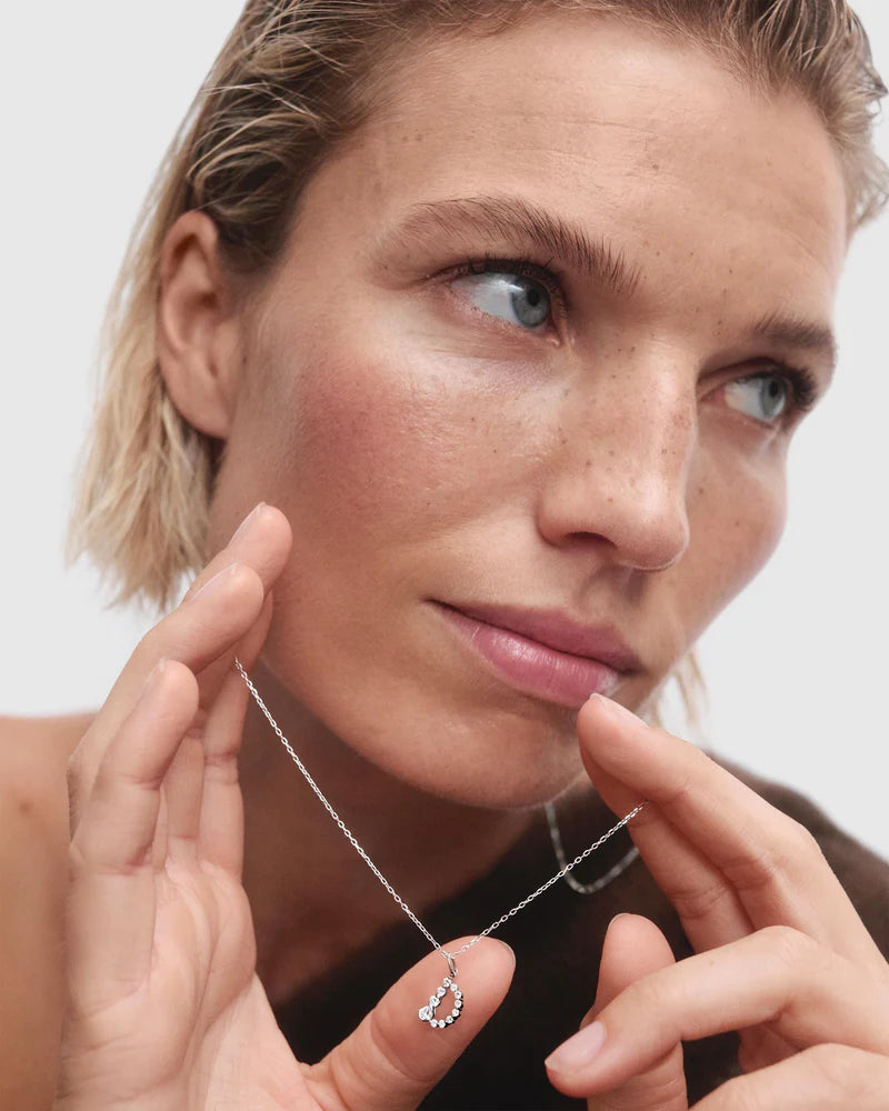 Pendente con iniziale D in diamanti e oro bianco - Qshops (PDPAOLA)