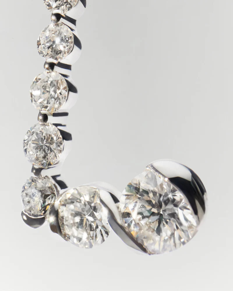 Pendente con iniziale L in diamanti e oro bianco - Qshops (PDPAOLA)