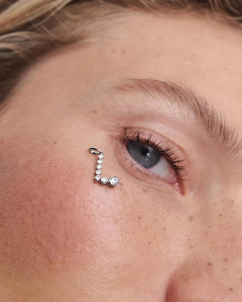 Pendente con iniziale L in diamanti e oro bianco - Qshops (PDPAOLA)