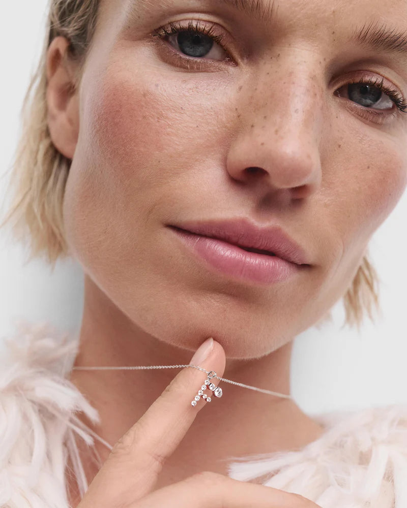 Pendente con iniziale F in diamanti e oro bianco - Qshops (PDPAOLA)
