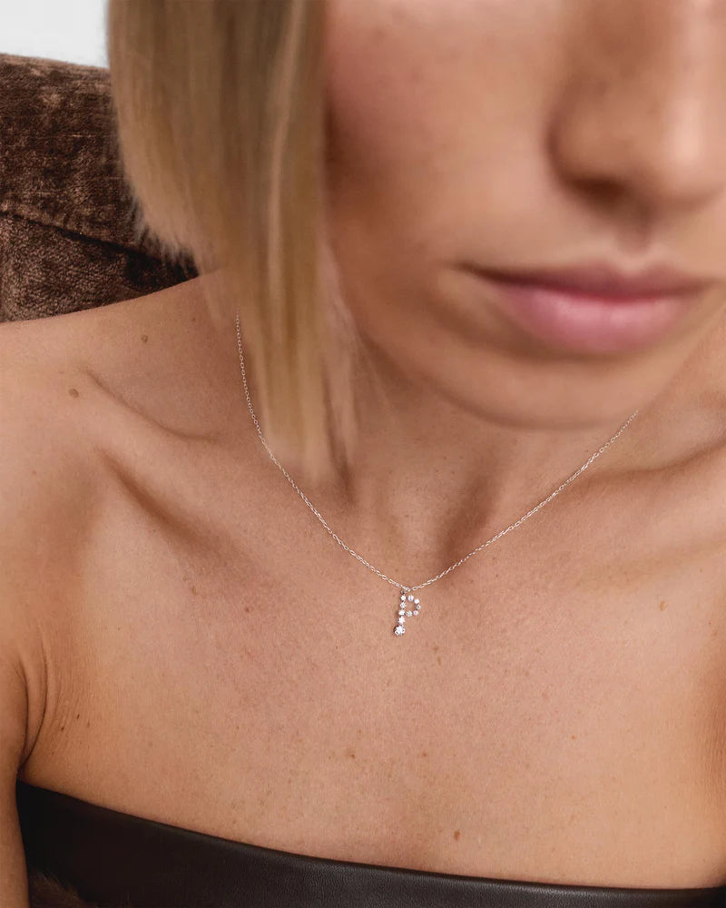 Pendente con iniziale P in diamanti e oro bianco - Qshops (PDPAOLA)