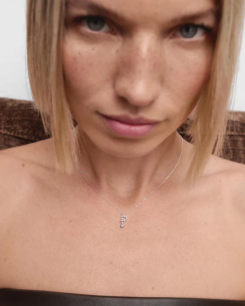 Pendente con iniziale P in diamanti e oro bianco - Qshops (PDPAOLA)