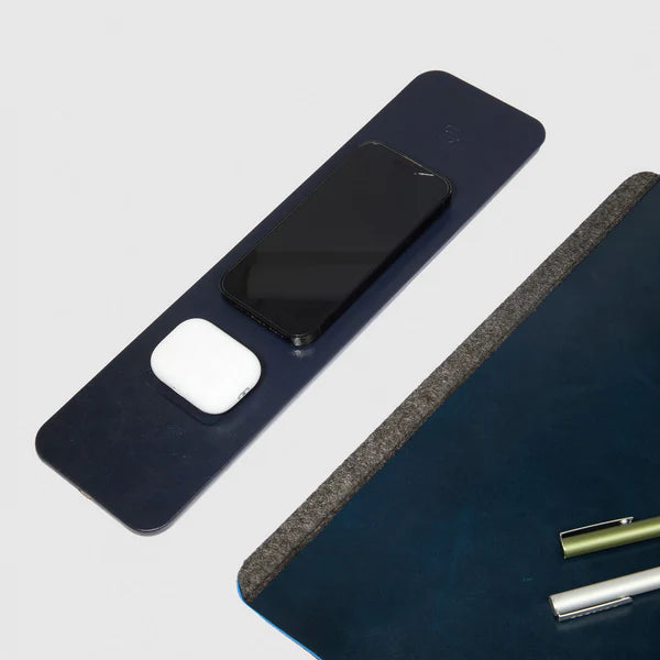 Sottomano in pelle con basi ricarica wireless 15W Blu - Qshops (Piquadro)