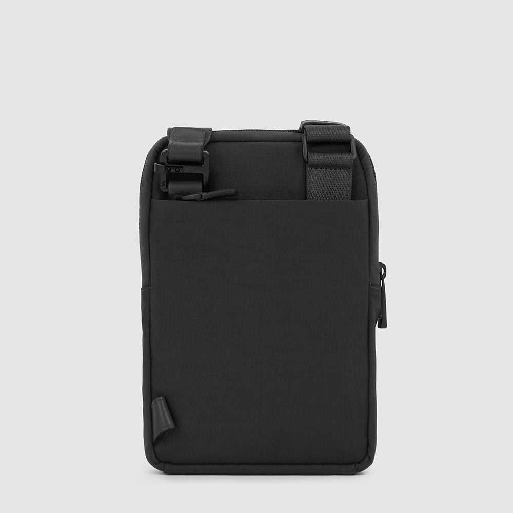 Borsello porta iPad mini pocket crossbody bag in recycled fabric Nero - Qshops (Piquadro)