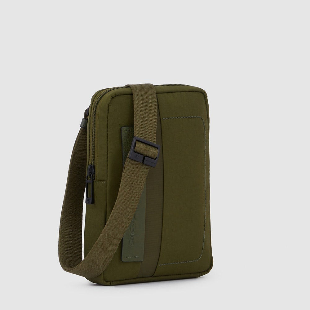 Borsello porta iPad mini pocket crossbody bag in recycled fabric Verde - Qshops (Piquadro)