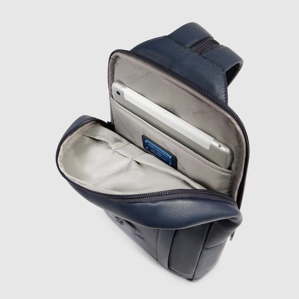 Zaino monospalla uomo porta iPad Blu - Qshops (Piquadro)