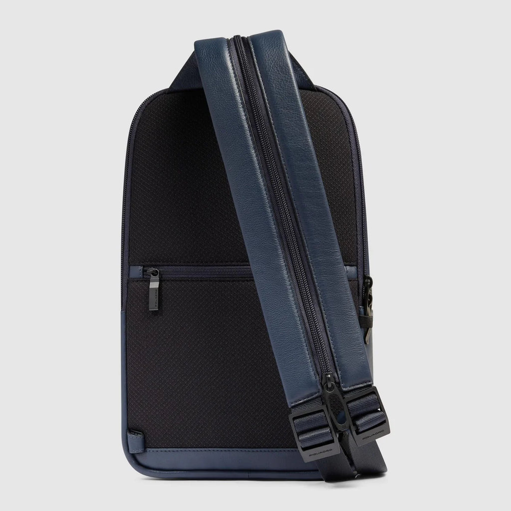 Zaino monospalla uomo porta iPad Blu - Qshops (Piquadro)