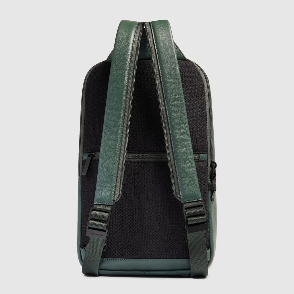Zaino monospalla uomo porta iPad Verde - Qshops (Piquadro)