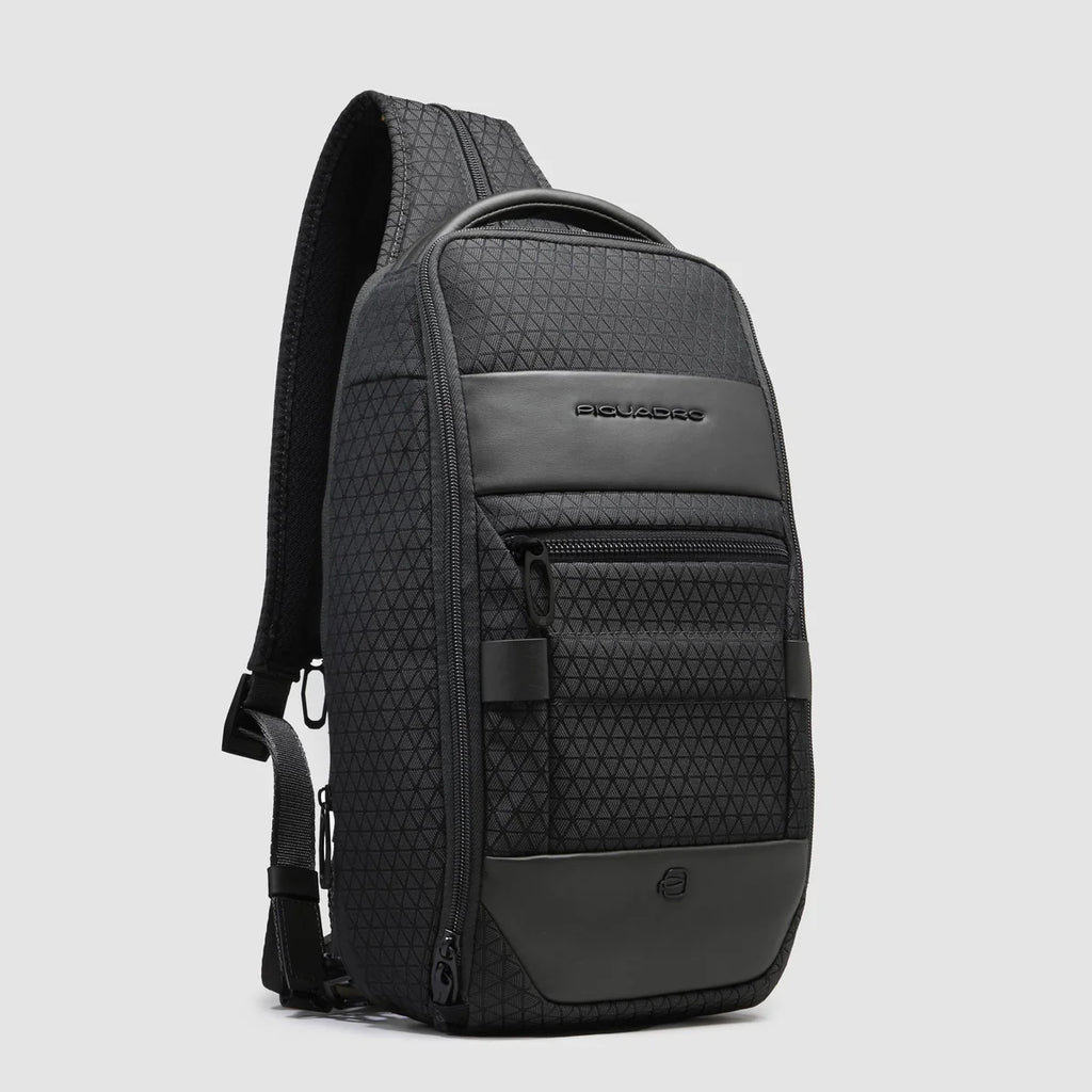 Zaino monospalla uomo in tessuto riciclato Nero - Qshops (Piquadro)