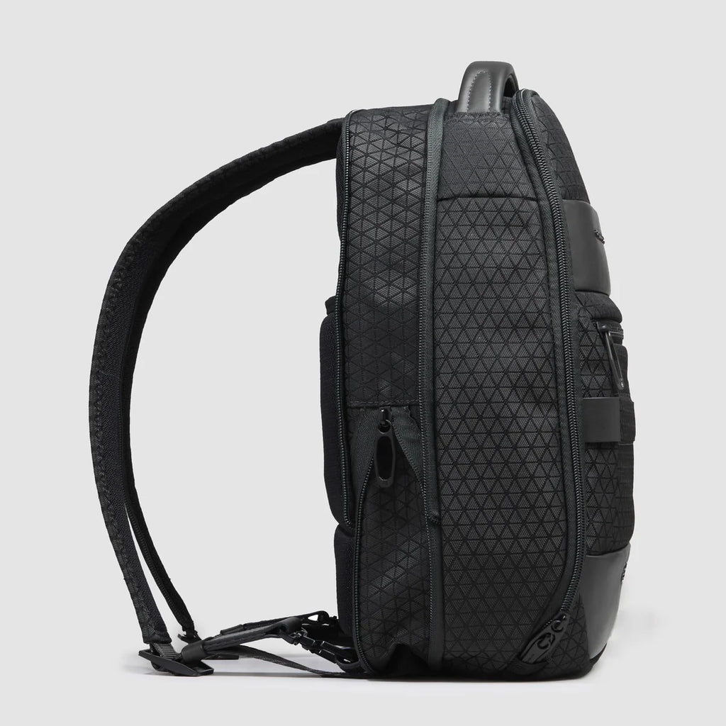 Zaino monospalla uomo in tessuto riciclato Nero - Qshops (Piquadro)