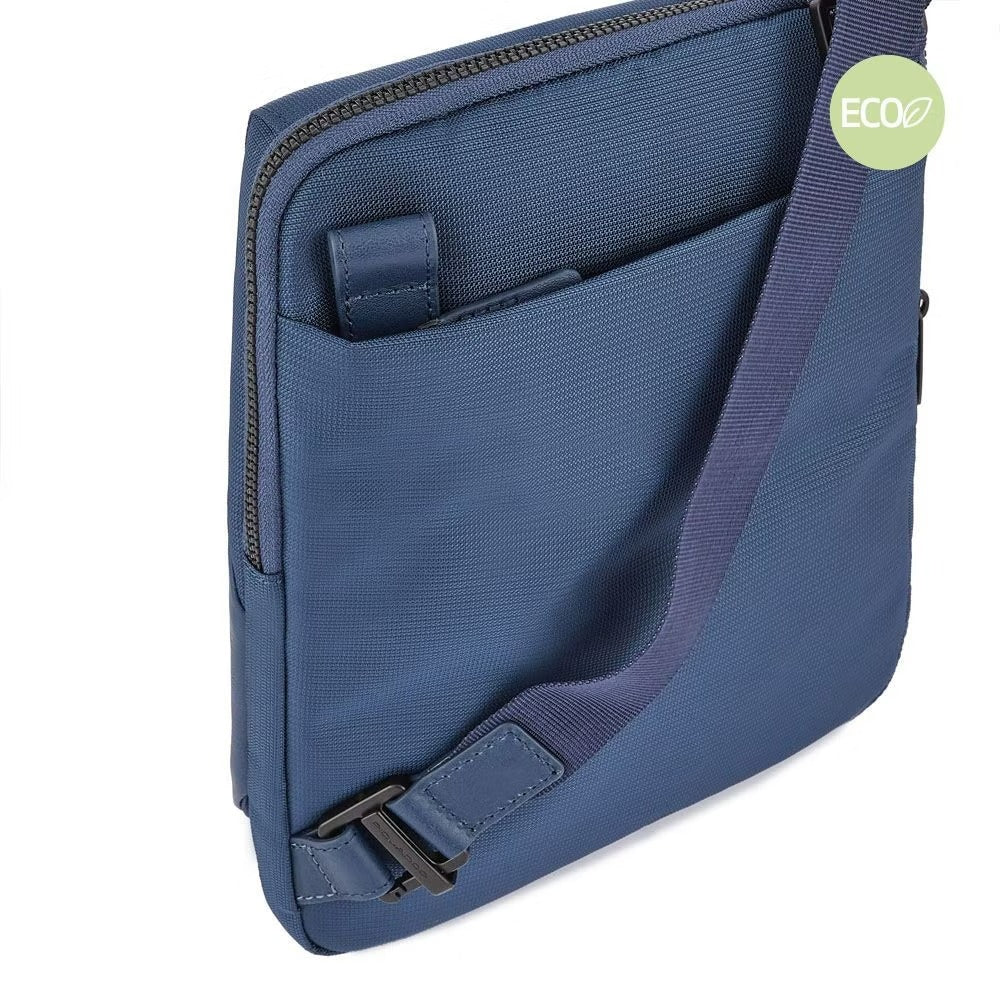 Borsello Blu porta iPad in tessuto riciclato e pelle Woody - Qshops (Piquadro)